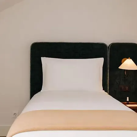 Ando Living Tejo Palace 400 * Lisbon